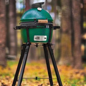 MX-EGG-Portable-Nest_outdoor-leaves_vert