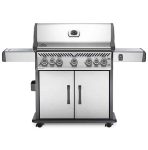 RSE625_Front_Stainless_Knobs_On
