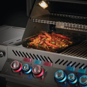 56041-Web-Gallery-04-56041-High-Gloss-Griddle-InUse-1