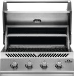 BI32PSS-Web-Gallery-03-Built-in-BI32-Grill-Str-Open-RackBack