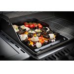 napoleon-plancha-gusseisen-porzellanemailliert-auf-gasgrill