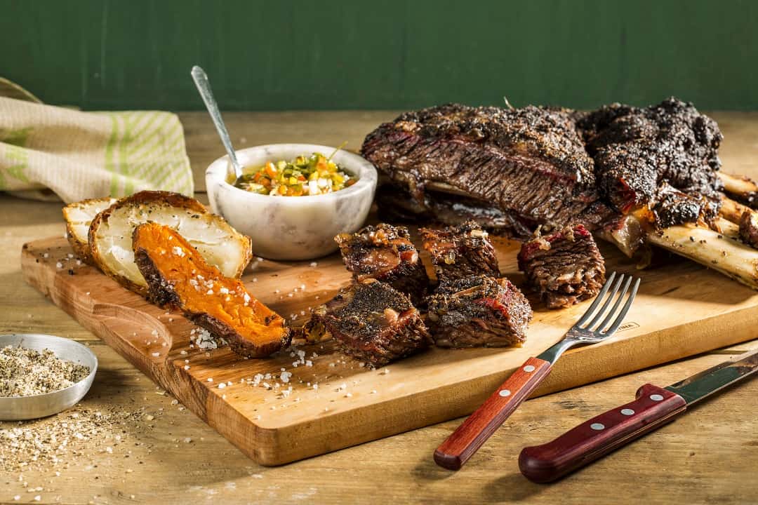 צלעות בקר/ אסאדו/ שורט ריבס במעשנת Big Green Egg