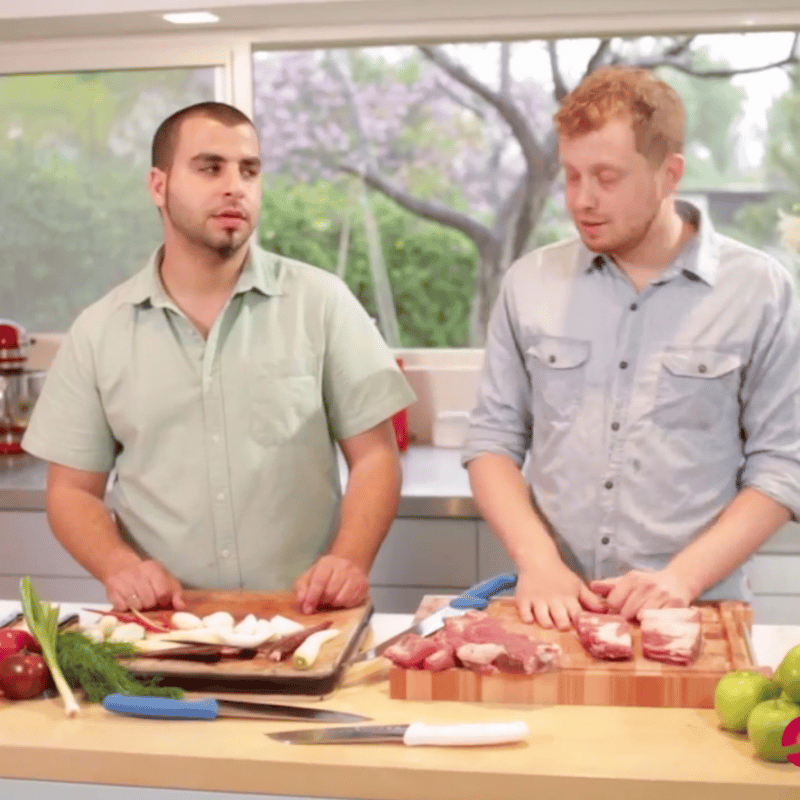 תבשיל קדירה של כבש עם לוביה טרייה