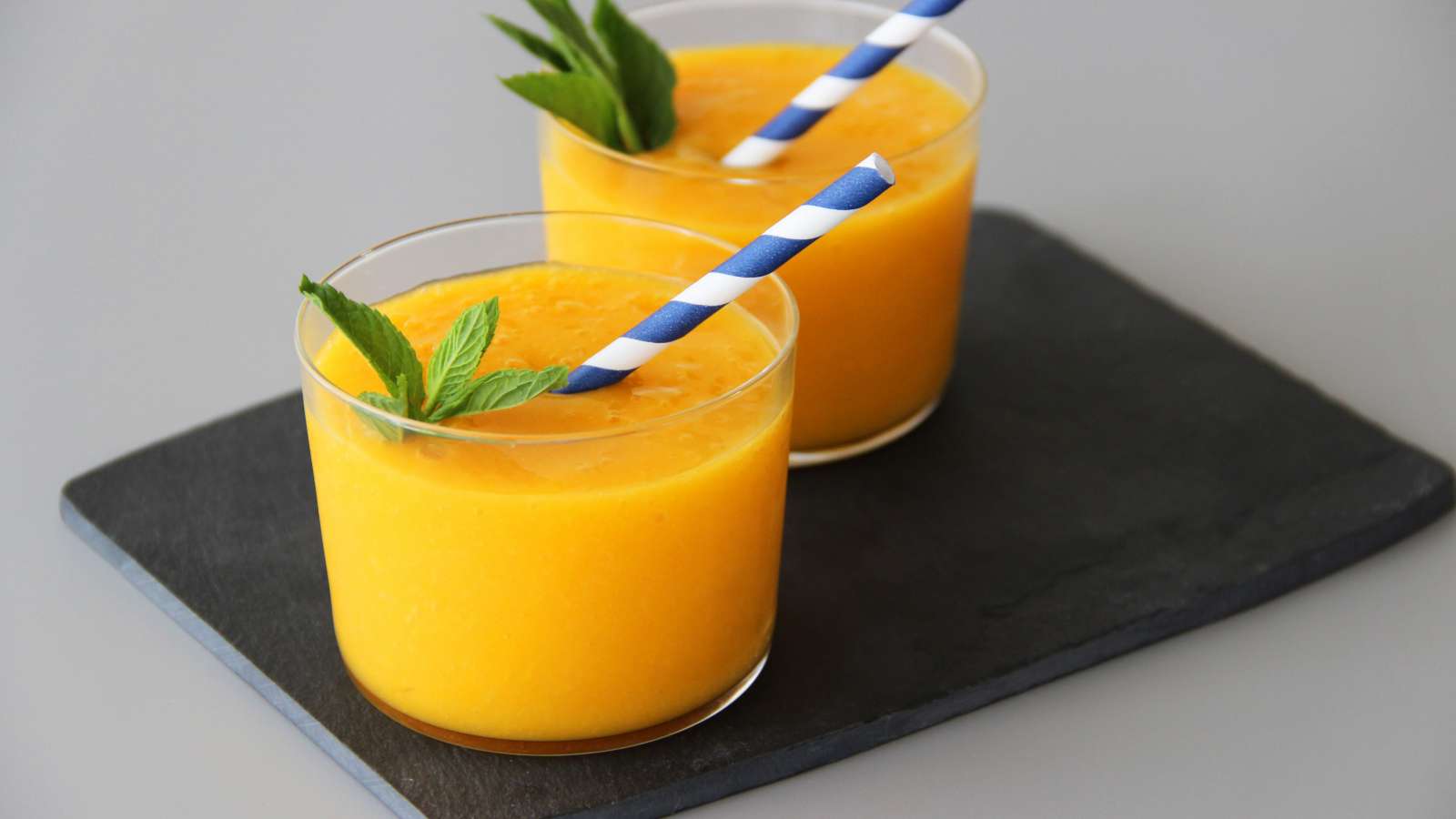 שייק פירות מרענן BAMIX