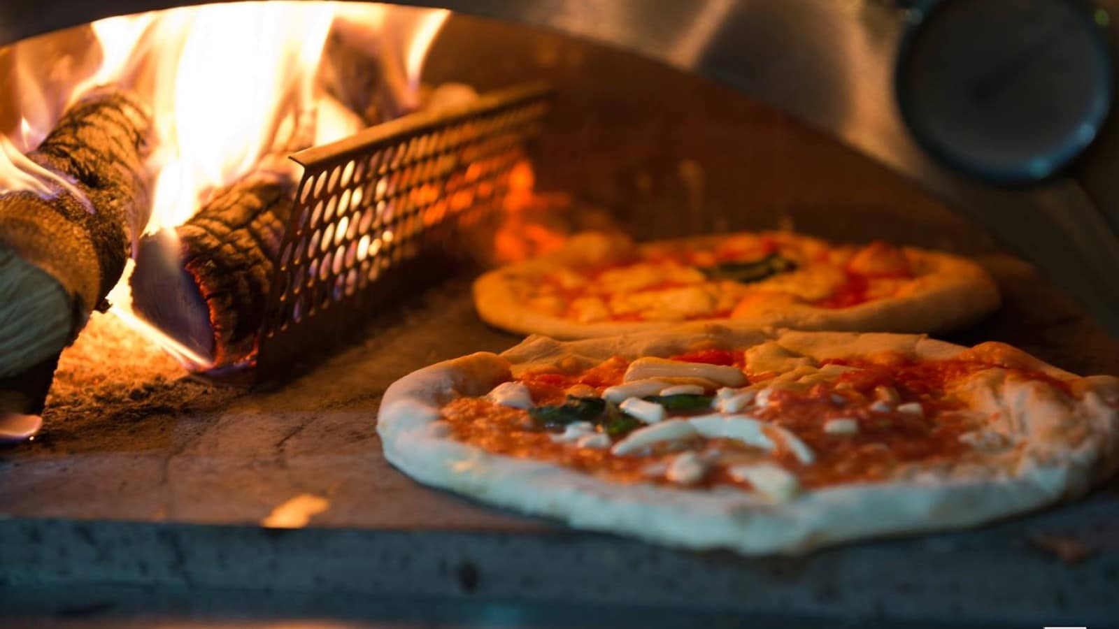 פיצה איטלקית מסורתית בטאבון ALFA PIZZA