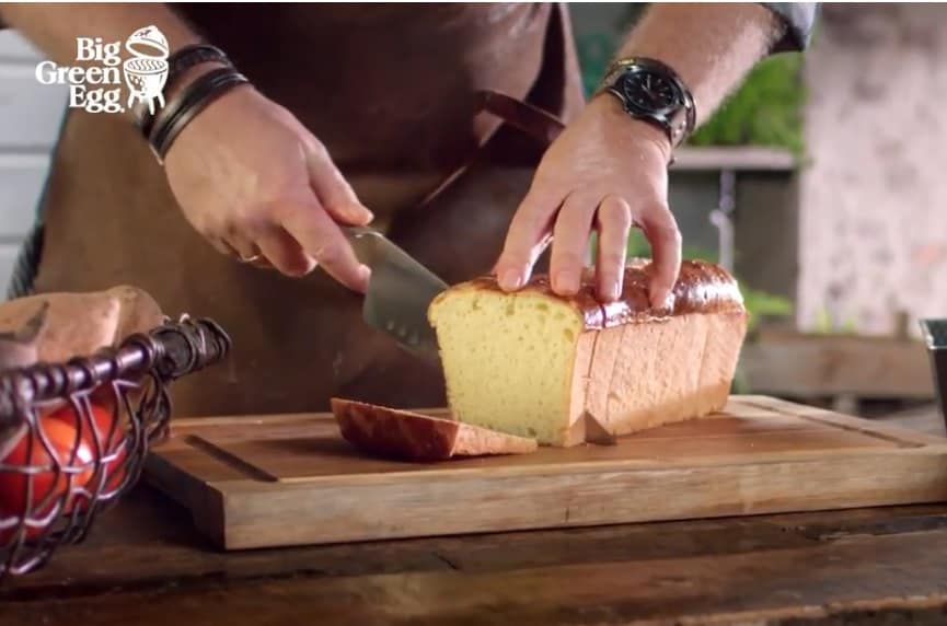 מתכון להכנת לחם בריוש ב- Big Green Egg