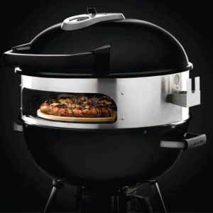 69225-Web-Gallery-04-69222-Charcoal_Kettle_Pizza_Oven_and_Rotisserie_Kit-InUse