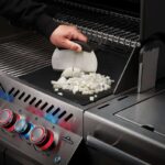 0_0002_70081-Planchet-Set-InUse-Chopping-1