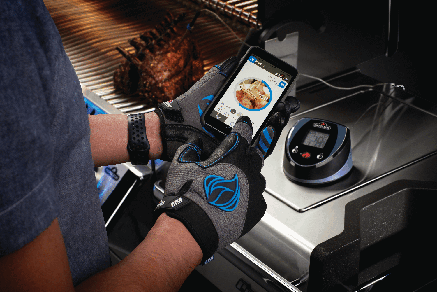 62146-SmartTouch-MultiUse-Glove-InUse-1