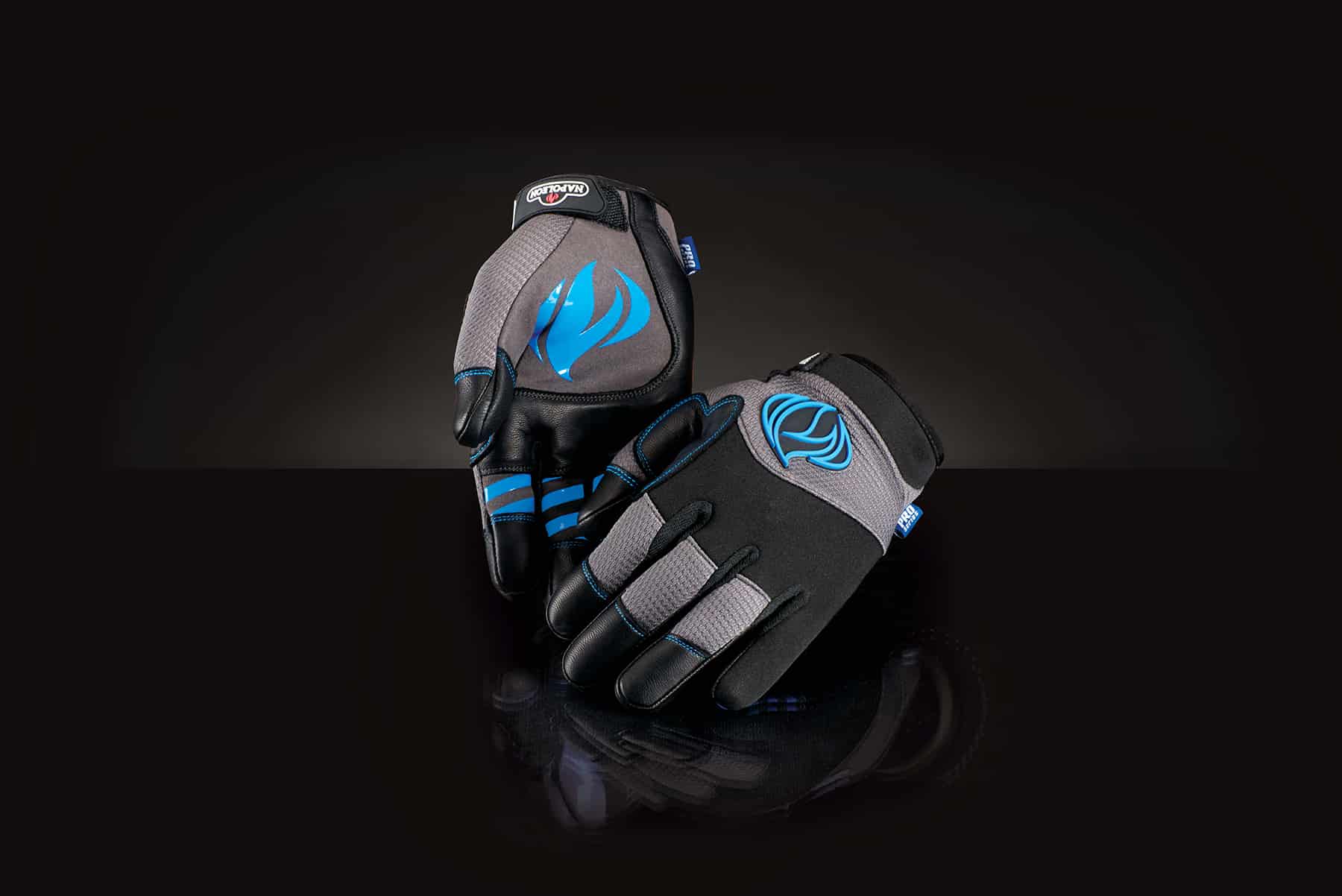 62146-SmartTouch-MultiUse-Glove-onBlack-1-Full-Size-1