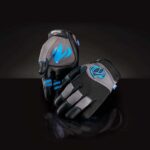 62146-SmartTouch-MultiUse-Glove-onBlack-1-Full-Size