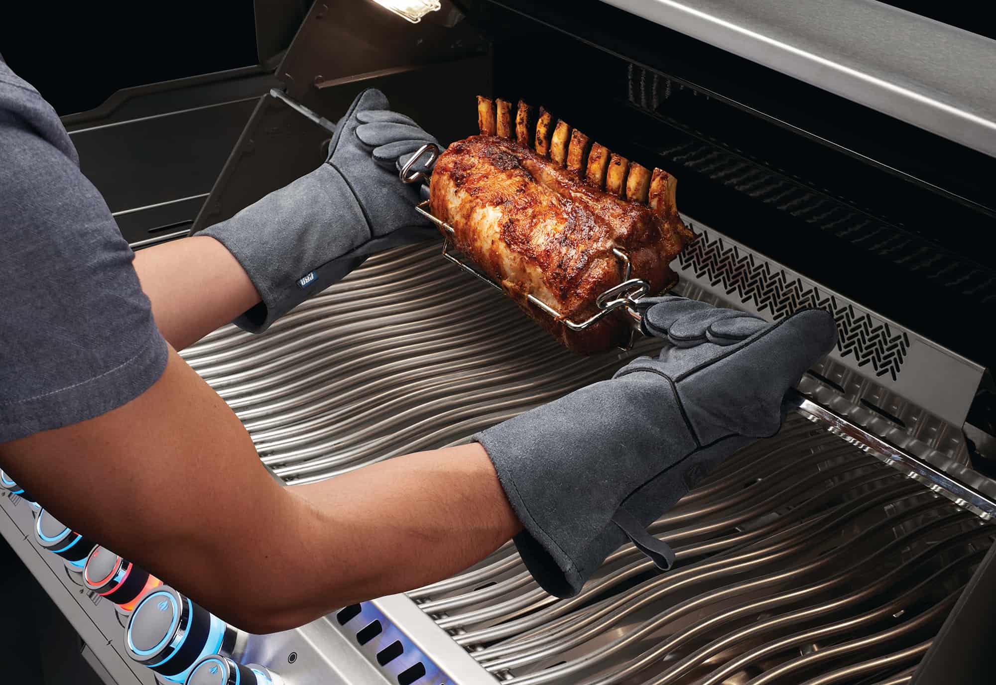 62147-GenuineCowhideLeather-BBQGloves-InUse-Full-Size