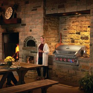 BIG38RBNSS-1-Web-Gallery-07-700-Series-BIG38RB-Life-Wood-Fireplace-Grill-on-with-People