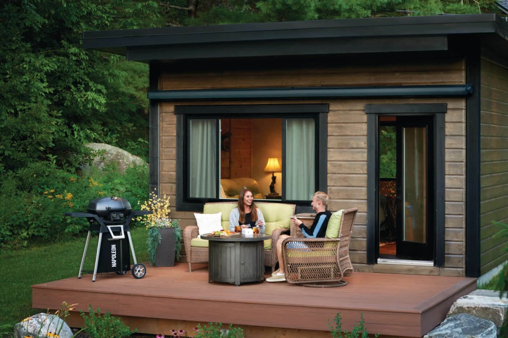 PRO285-STAND-Web-Gallery-08-PRO285-with-Stand-Life-Bunky-Ppl-DoorOpen