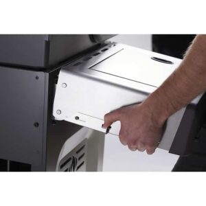 R425RSIB-shelf-in-use-napoleon-grills-2-1