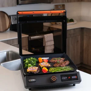 8000_17EseriesGriddle_Lifestyle_001