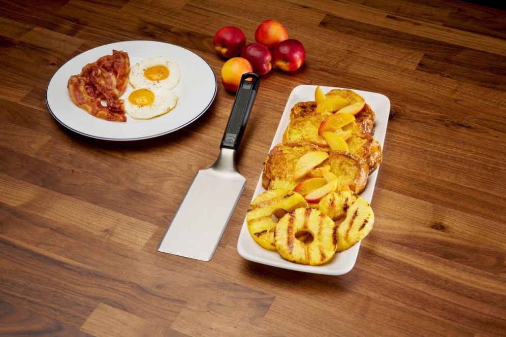 GATL014-Web-Gallery-02-Original_JPG-GATL014_Griddle_Spatula_withSpatula-1